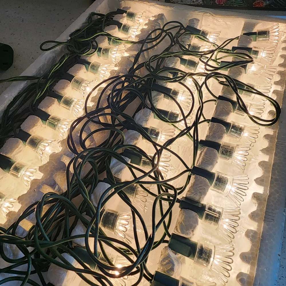 Vintage 35 Light Set With Petal Reflectors In Original Box